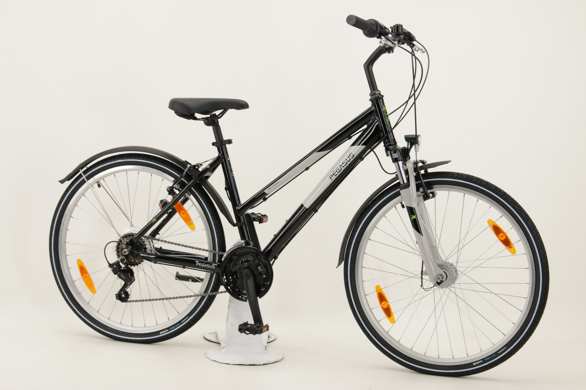 Pegasus Avanti 18 28" Trekkingbike - 18-Gang Kettenschaltung In Weiß - Perfekt Für Stadt & Touren