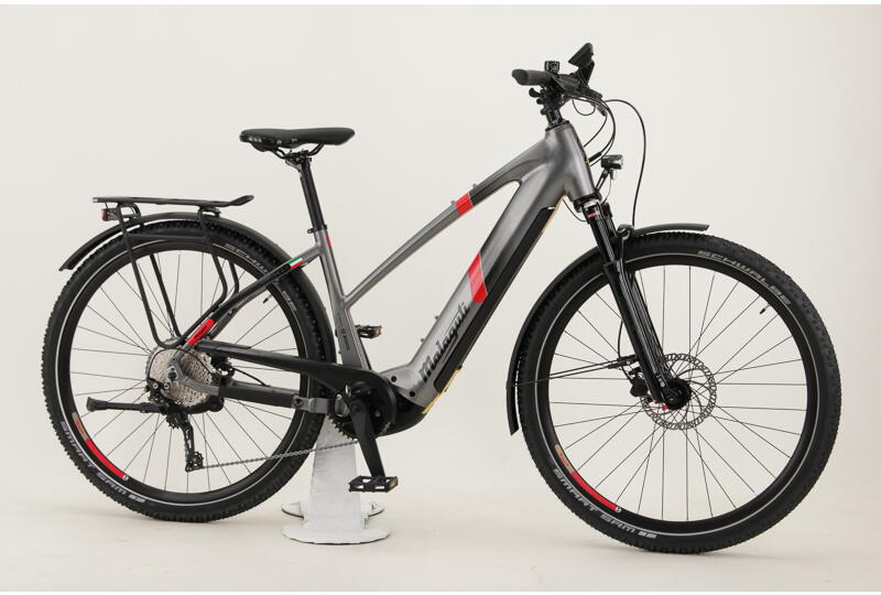 Malaguti Cortina TR 5.1 Trekking E-Bike 750Wh 20,1 Ah Akku 11 Gang Kettenschaltung silber Bosch Rahmenhöhe: 44 cm