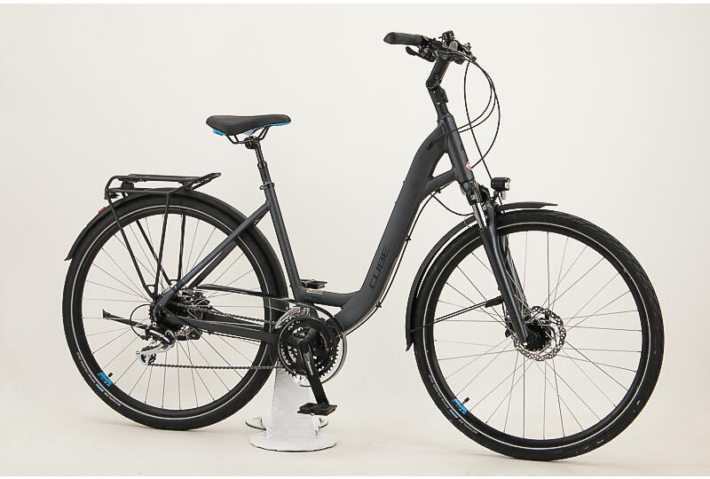 Cube Touring ONE 28 Zoll Trekkingrad 24-Gang Kettenschaltung grau Rahmenhöhe: 49 cm